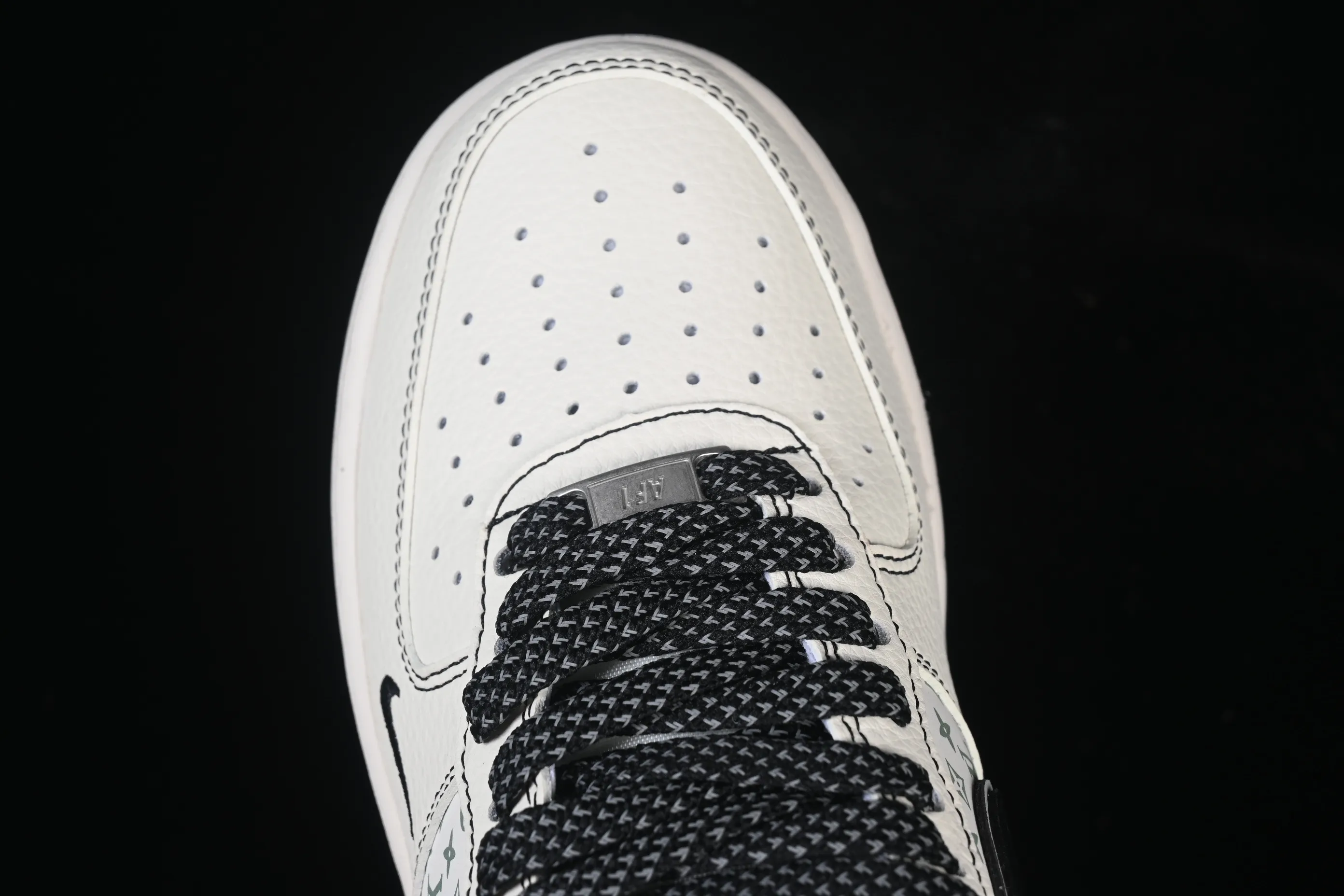 All Categories Nk Air Force 1 Air Force Series Nk Air Force 1 Low Air Force Low Nike Air Force 1'07 Low LV Co-branded Printed Beige and Black Hook Air Force One Low-top Casual Shoes HH7518-080